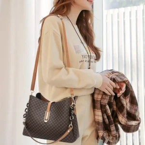 Fashion Women Bucket Crossbody Bag Vintage Tassel Designer Messenger Bag High Quality PU Leather Shoulder Bag Simple Handbag - Image 2